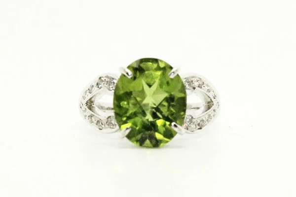 ladies big rings-Peridot & Diamond Cart Band  AD No. 0448