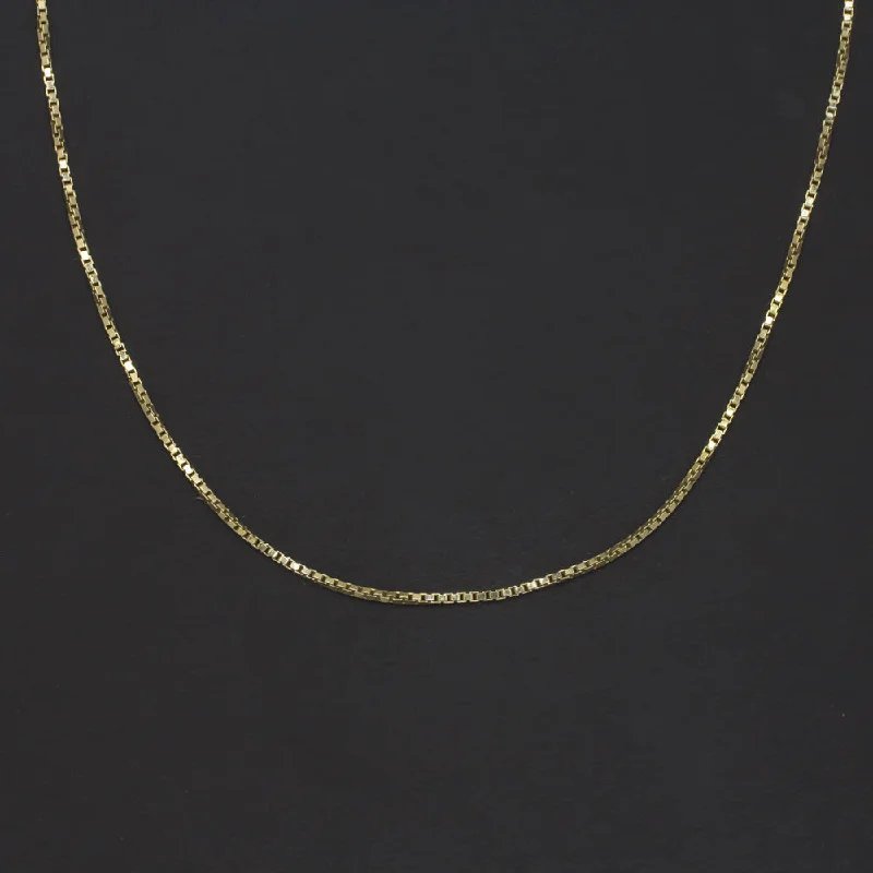 ladies designer necklaces-SOLID 14K YELLOW GOLD 18in BOX CHAIN 0.5mm DAINTY CLASSIC LADIES NECKLACE THIN