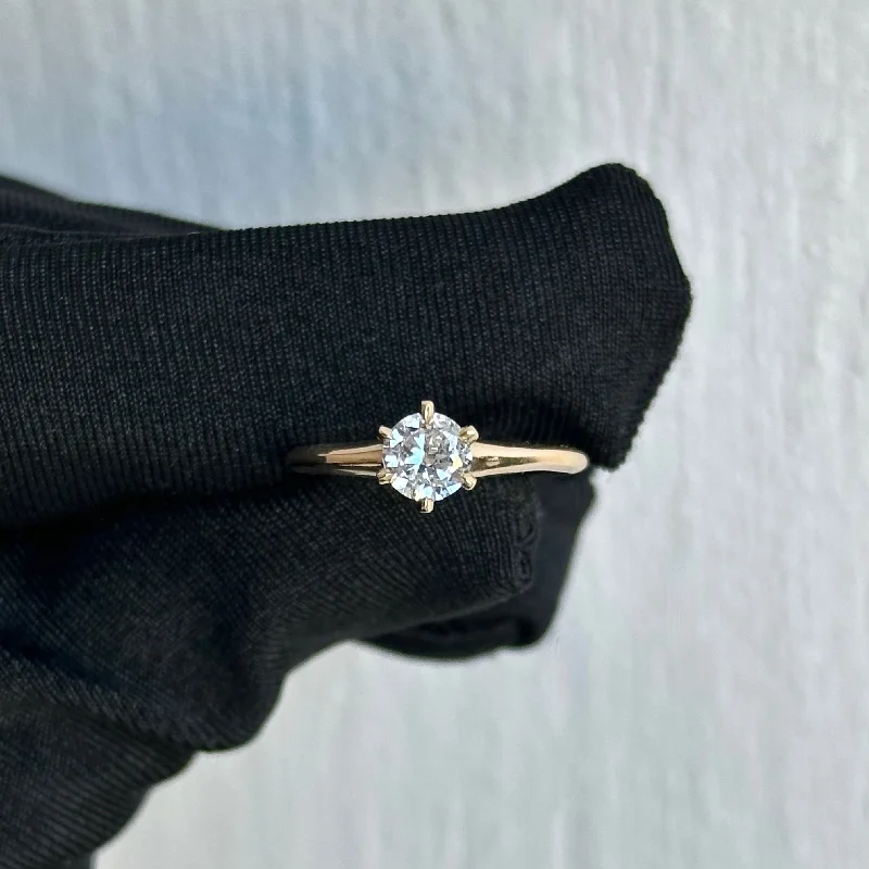 vintage-style ladies engagement rings-Original Antique 0.50ct Round Diamond Solitaire Engagement Ring in 14kt Yellow Gold A Vintage Masterpiece of Timeless Elegance