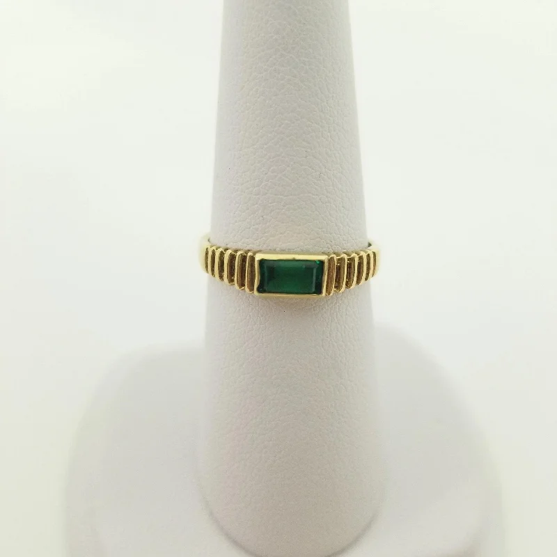 ladies luxury engagement rings-Yellow Gold Ribbed Ring with Green Glass Stone