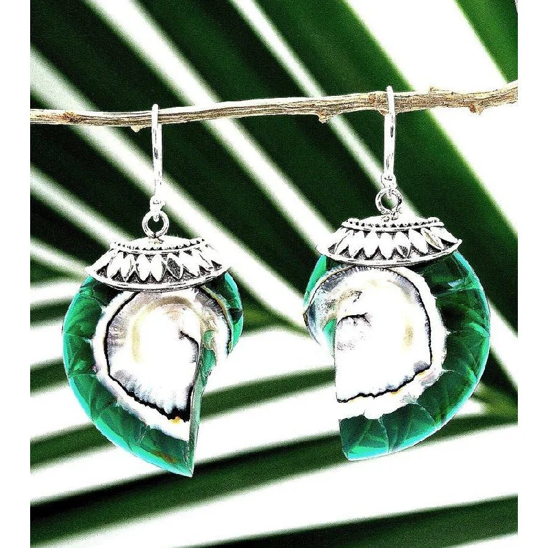 ladies hanging earrings-Green Natural Nautilus Pearl Shell Earrings