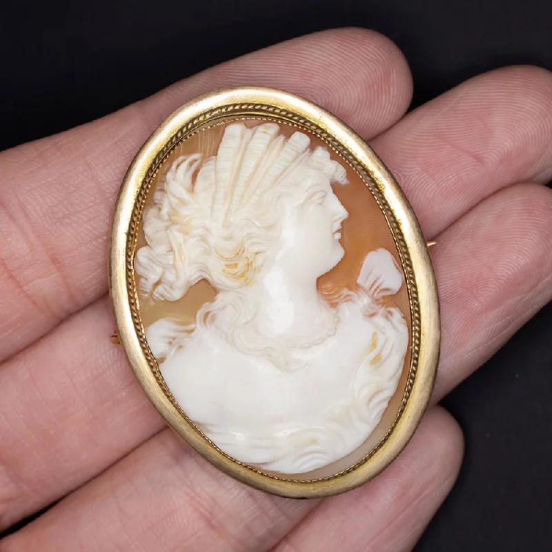 ladies crystal necklaces-VINTAGE CAMEO PENDANT YELLOW GOLD BROOCH VICTORIAN NECKLACE PIN ESTATE PORTRAIT