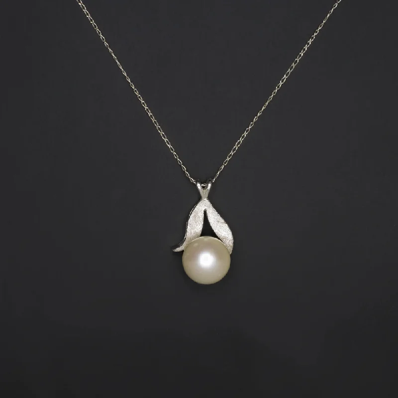 ladies long gold necklaces-PEARL FLOWER PENDANT 14k WHITE GOLD NECKLACE DAINTY CLASSIC VINTAGE ESTATE GIFT